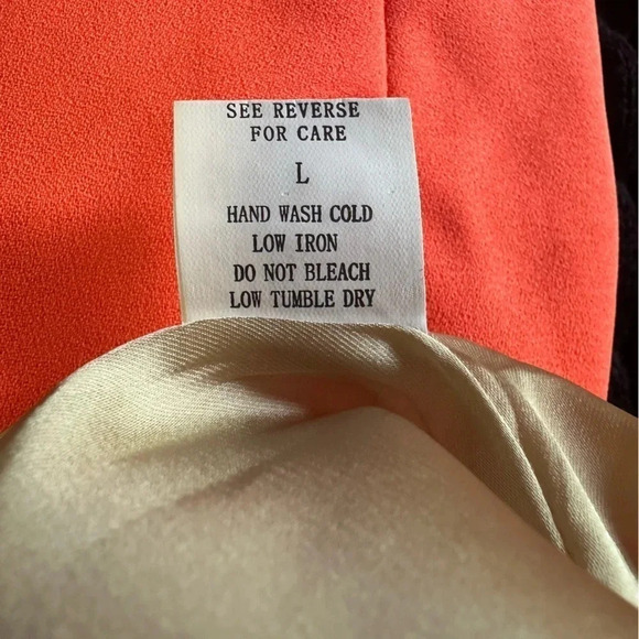 OVI fun, contemporary, short coral blazer. Size L - Picture 6 of 7